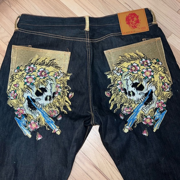 Ed Hardy denim with rhinestone skull decal sz. 40 jeans - Picture 1 of 5